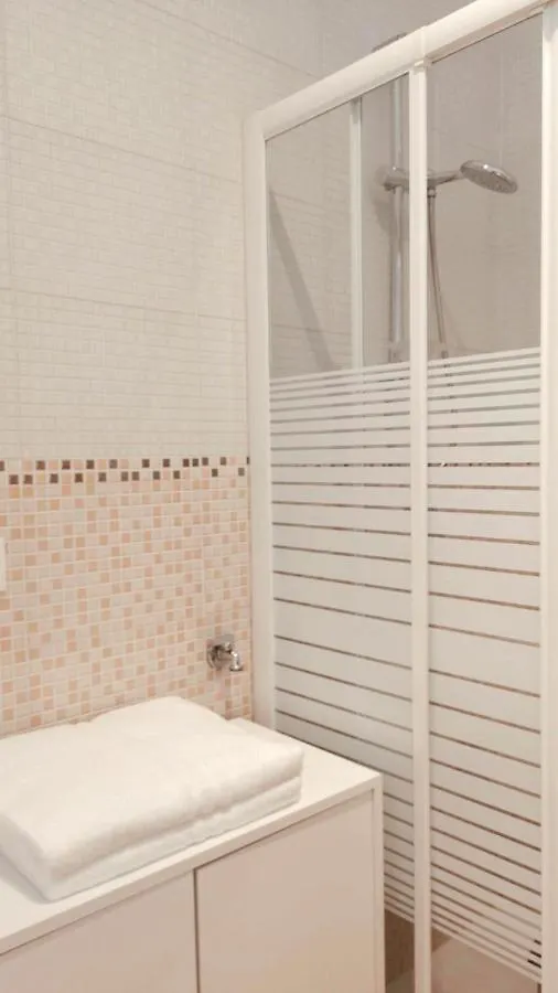 So Fine Petruzzelli Flat Apartment Bari 0*,